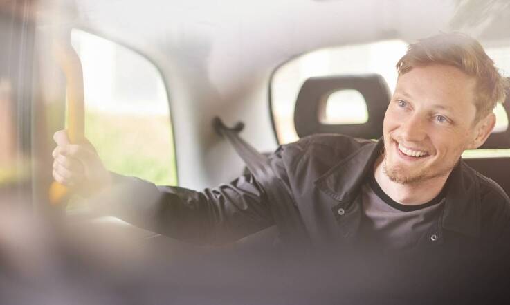 Tanie taxi w Zakopanem - jak znaleźć najlepsze oferty i przemieszczać się po mieście bez obciążania budżetu?