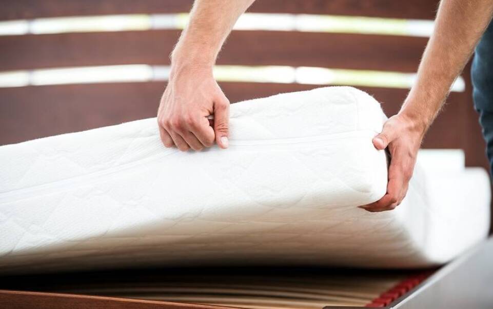 Jak prawidłowo dbać o materac?