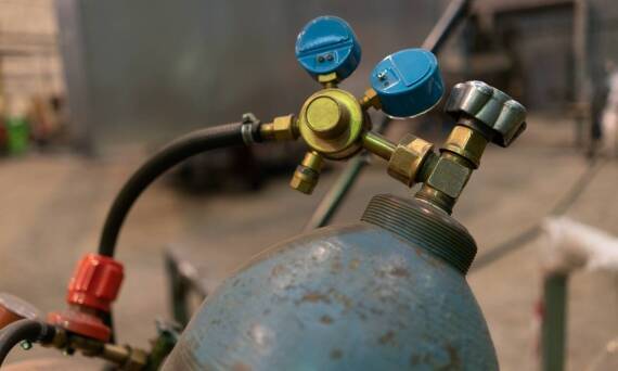 Gdzie szukać dobrych ofert na butle do migomatu?