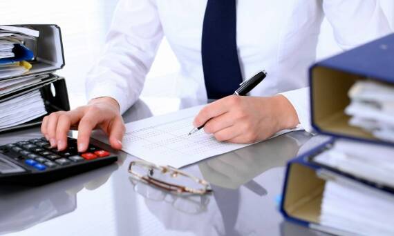 Dlaczego warto korzystać z usług kadrowo-płacowych?