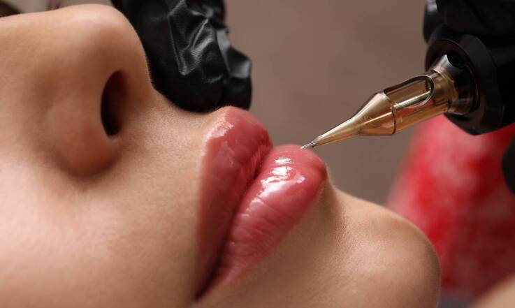 Dlaczego warto wykonać usta permanentne?