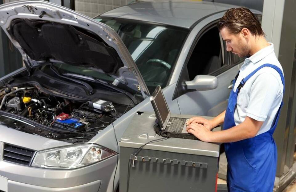 Jak zdiagnozować auto, które nie chce odpalić?