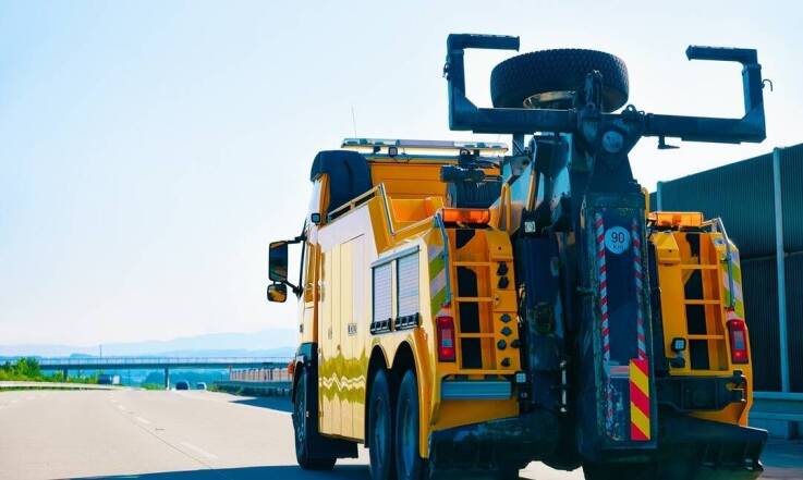 Pomoc drogowa na autostradzie S8 - po kogo zadzwonić?