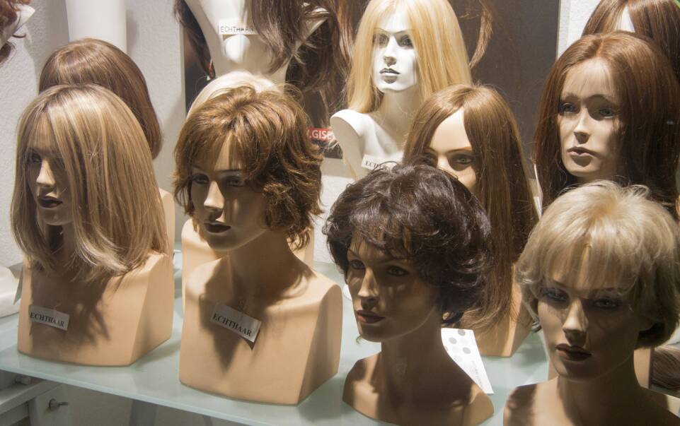 Czy peruka sprawdzi się w przypadku łysienia plackowatego?