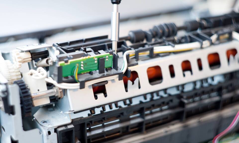 Czy opłaca się naprawiać drukarkę laserową?