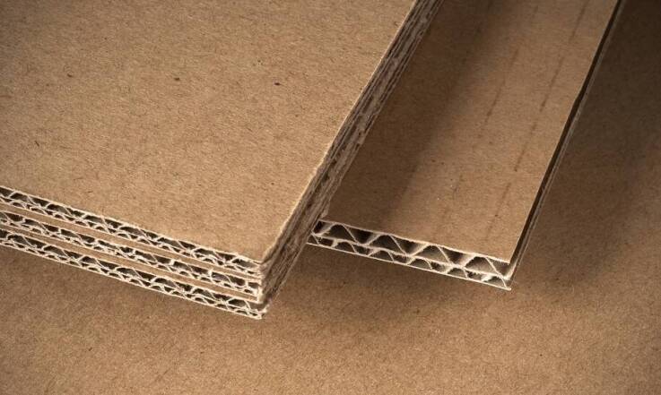 Przekładki tekturowe jako niedroga forma zabezpieczania towarów