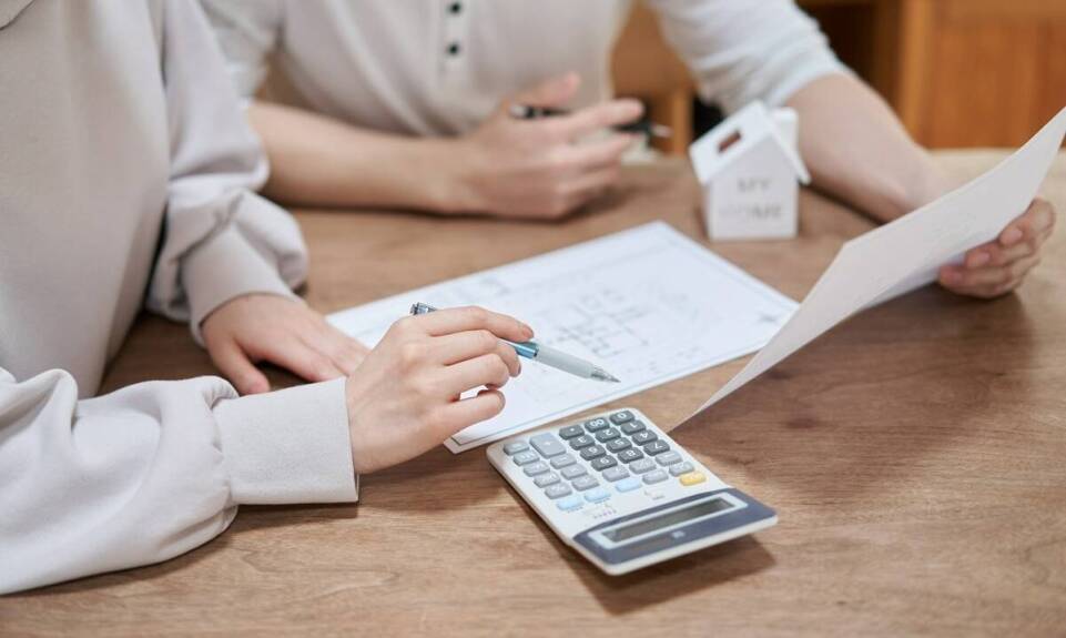 Porównanie różnych form finansowania zakupu nieruchomości: kredyt hipoteczny, leasing czy wynajem