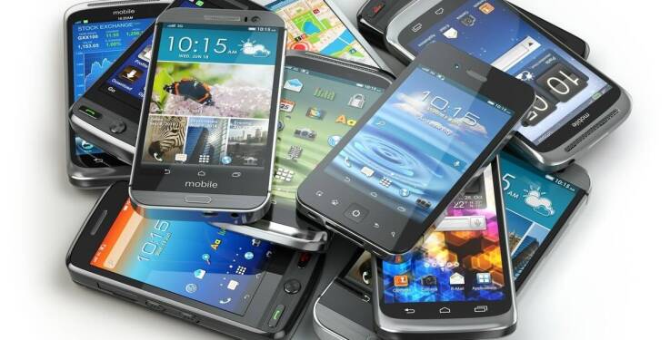 Popularne gadżety elektroniczne: co warto kupić, a czego unikać?