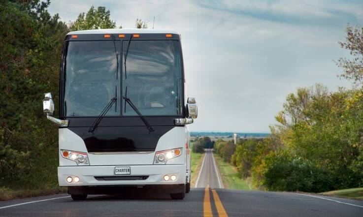 Czym powinien cechować się bezpieczny autokar?