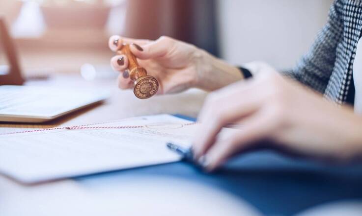 Czy warto zawrzeć umowę pożyczki w kancelarii notarialnej?