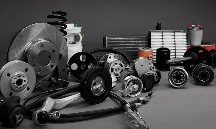 Oryginalne czy zamienne, jakie części samochodowe wybrać? 