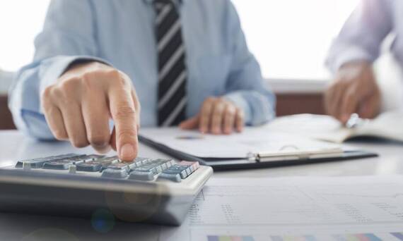 Jak usługi księgowe wspierają rozwój biznesu?