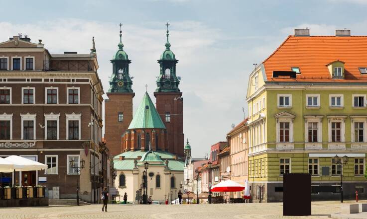 Dlaczego warto skorzystać z usług przewodnika turystycznego w Gnieźnie?
