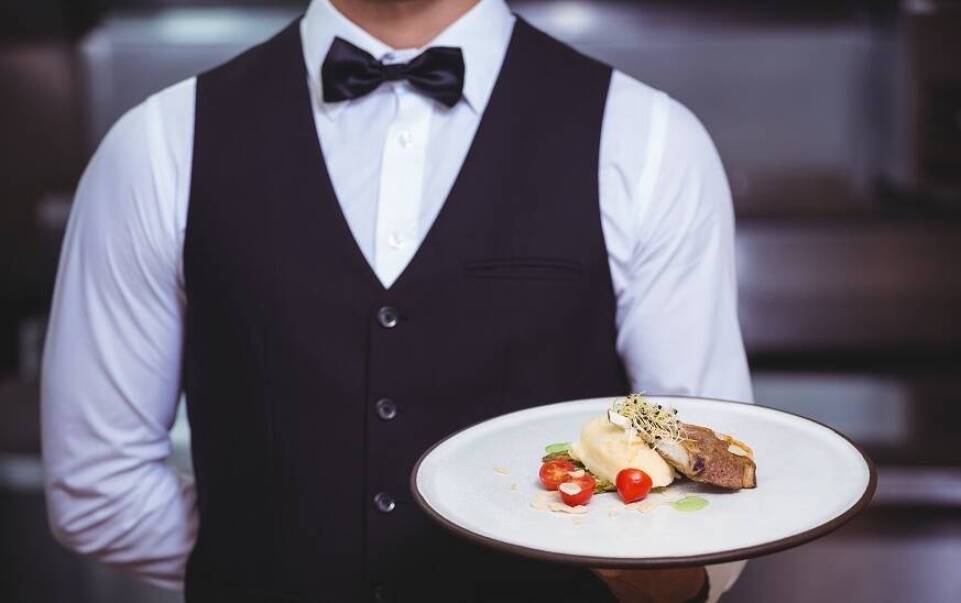 Na co zwrócić uwagę wybierając odzież kelnerską? 