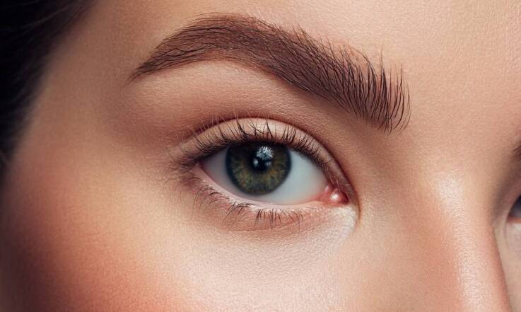 Kiedy warto zdecydować się na lifting brwi?