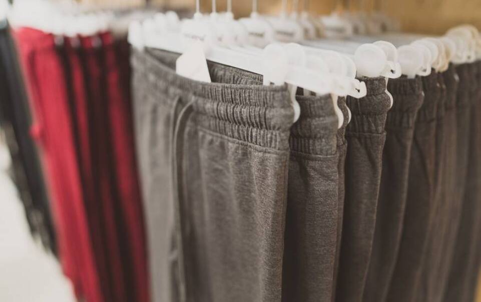 Czym warto kierować się przy wyborze dzianiny dresowej?