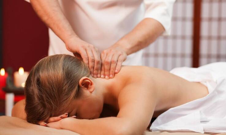 Jakie są korzyści z leczenia bólu szyi za pomocą terapii manualnych?