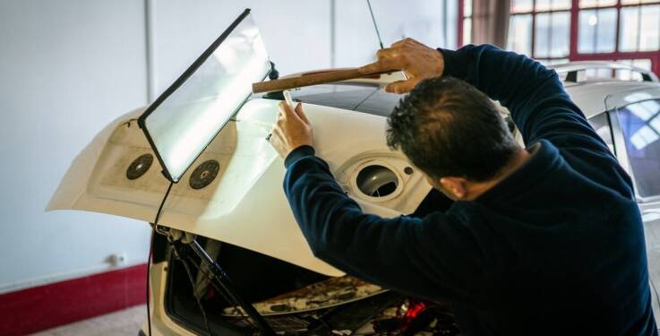 Tuning mechaniczny samochodów: Jak poprawić osiągi swojego auta?