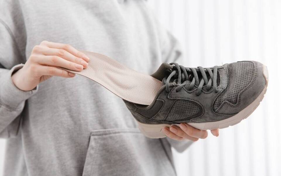 Wkładki czy buty ortopedyczne - po co należy sięgnąć?
