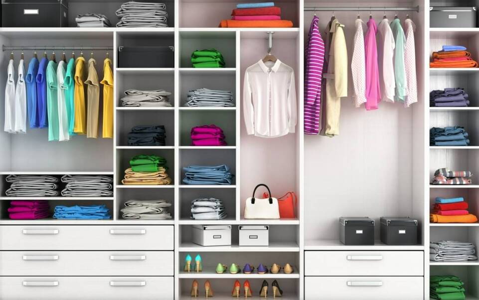 Jakie akcesoria warto wybrać do szafy na wymiar?