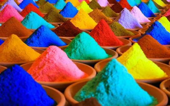 Jak używać barwników spożywczych w domowych wypiekach?