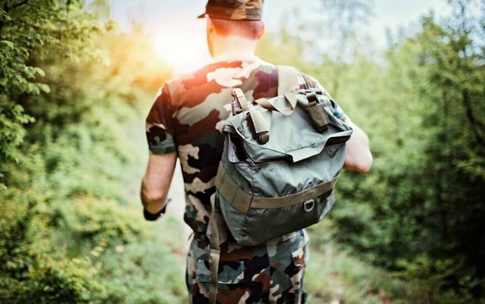 Dlaczego odzież taktyczna często przyjmuje barwy moro?