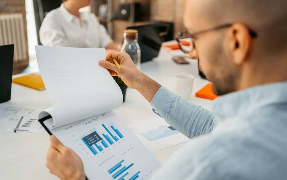 Usługi w zakresie przygotowania i składania deklaracji statystycznych Intrastat: korzyści współpracy z agencją celną w Krakowie