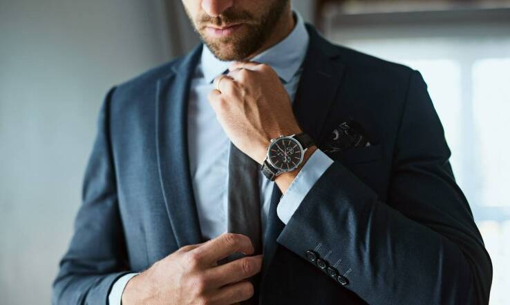 Jakie błędy unikać przy zakupie garnituru na miarę?