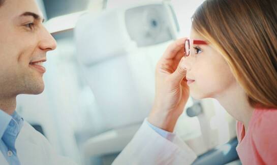 Czym różni się okulistyka dziecięca od okulistyki dla dorosłych?