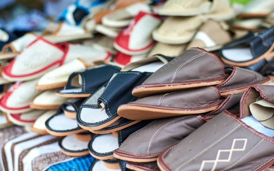 Wybór odpowiedniego materiału na nakrycie głowy - porady ekspertów