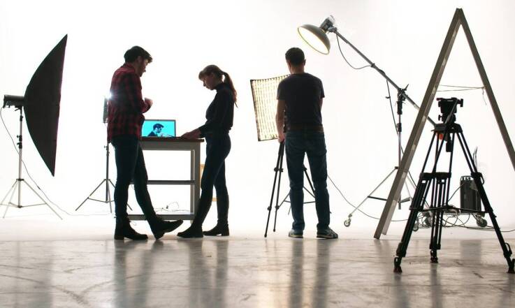 Wyposażenie profesjonalnego studia fotograficznego - co powinno się w nim znaleźć?