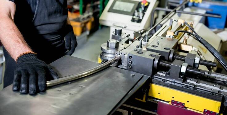 Giętarki dla branży hydrauliki i rowerowej: wszechstronność w obróbce plastycznej rur i profili