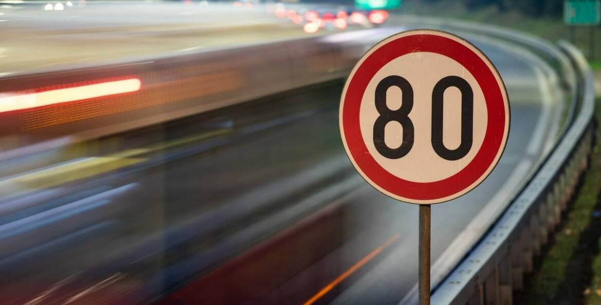 Jakie są zalety posiadania ogranicznika prędkości w swoim pojeździe?