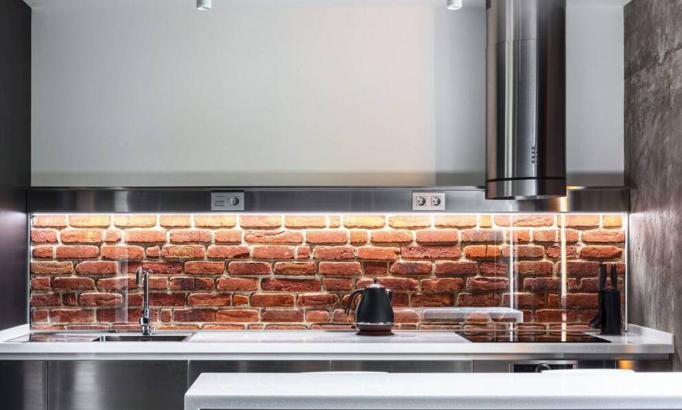 Dekoracja kuchni z własnym zdjęciem: magnesy na lodówkę jako element wystroju