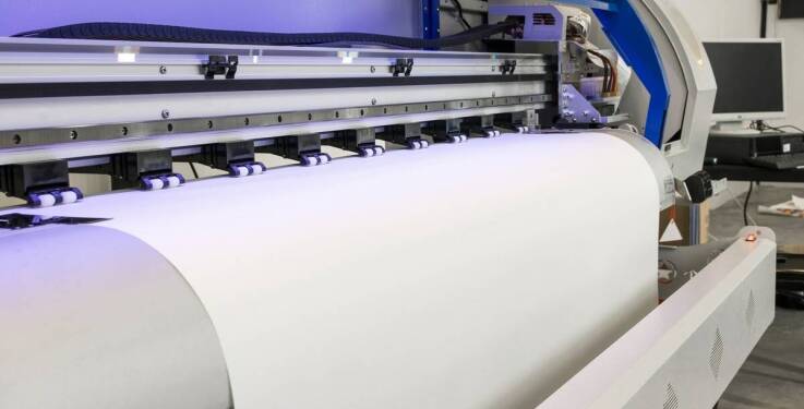 Druk solventowy i UV: zalety, wady i zastosowania w praktyce