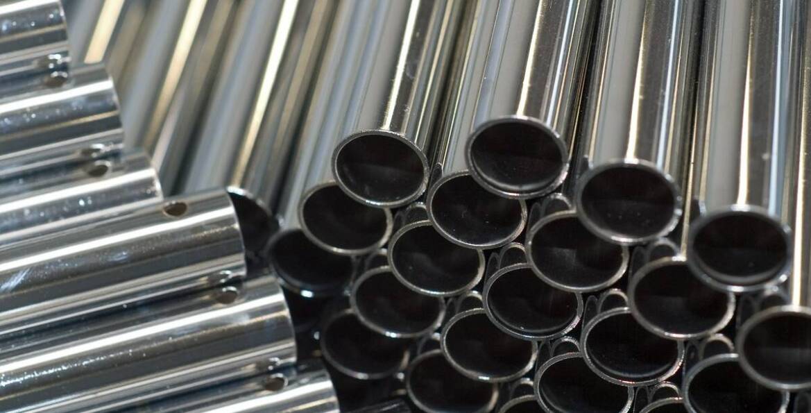 Rury uniwersalne: jak wpływają na wydajność układu wydechowego?