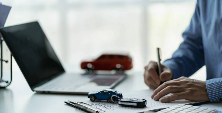 Jak sprzedać stare auto? Porady i wskazówki dotyczące skupu starych samochodów