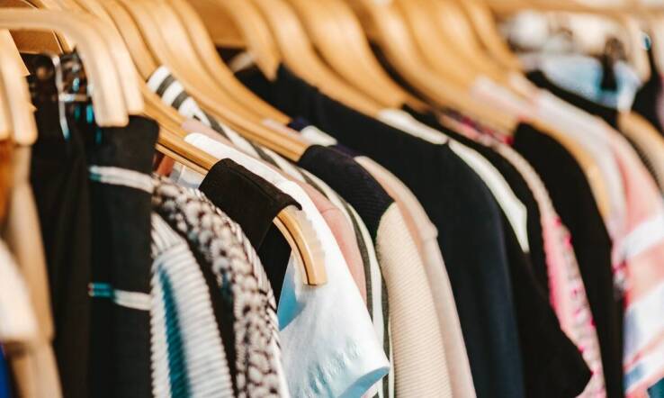 Dlaczego biała bluzka powinna znaleźć się w garderobie każdej dziewczynki?