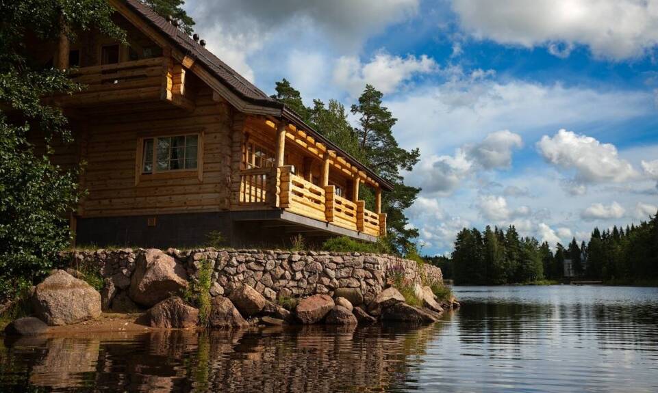 Jak wybrać najlepszy dom letniskowy całoroczny z drewna?