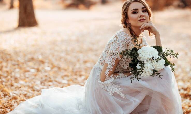 Jak dobrać do sylwetki odpowiedni dekolt w sukni ślubnej?