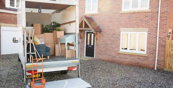 Jak wybrać odpowiednią pralnię z dowozem dla swoich potrzeb?