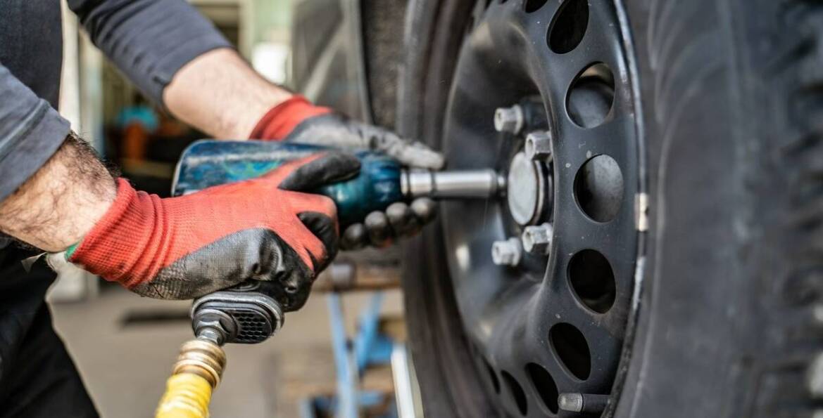Jak mobilna wulkanizacja Wrocław zapewnia szybką pomoc na trasie?
