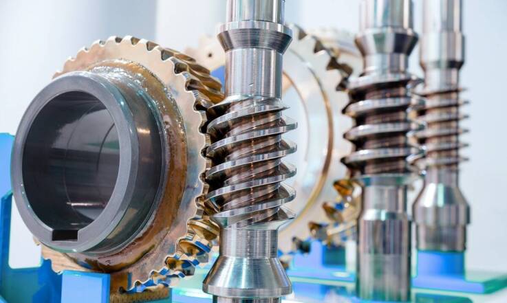 Motoreduktory prądu stałego - dlaczego warto je stosować w systemach CNC?