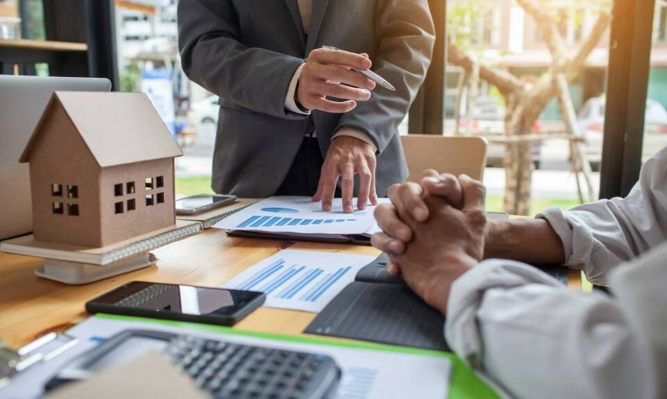 Pośrednik nieruchomości – rola agenta w transakcjach na rynku nieruchomości