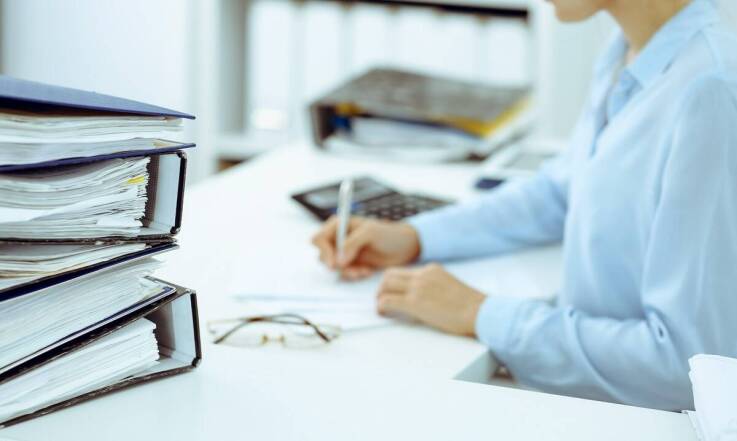 Doradztwo w zakresie procedur celnych: jak uniknąć problemów z odprawą towaru