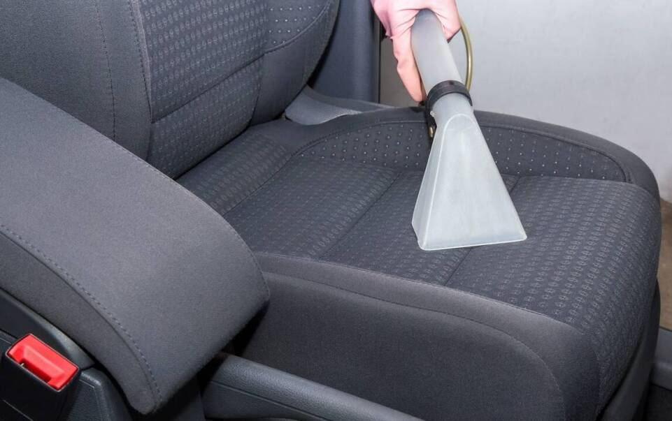 Jak często należy wykonywać czyszczenie tapicerki samochodowej?