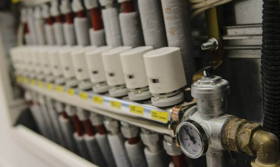 Jakie są zalety kotłów centralnego ogrzewania o mocy 120 kW dla dużych obiektów?