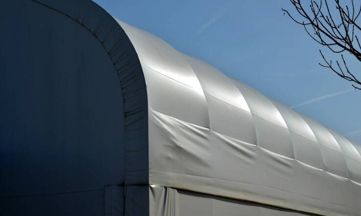 Proces zakupu garażu stalowego: co musisz wiedzieć przed podjęciem decyzji?