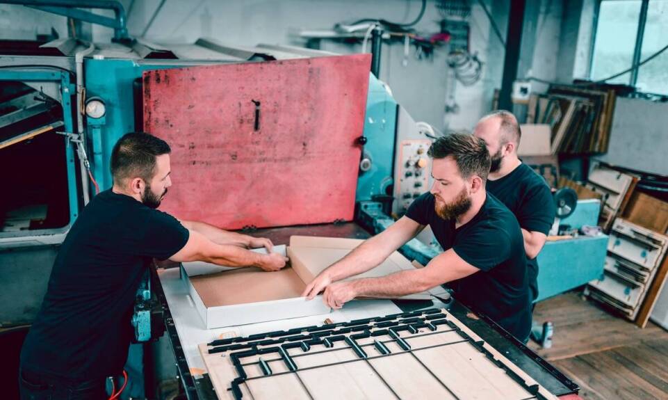 Demontaż linii produkcyjnych: jak zapewnić ciągłość procesów produkcyjnych?