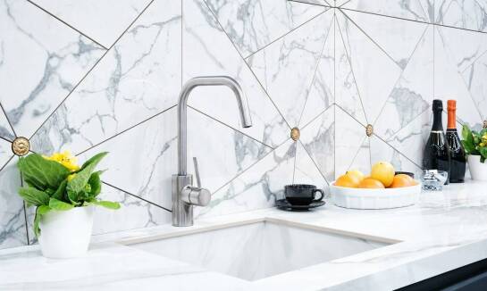 Jak bateria kuchenna obrotowa może ułatwić codzienne obowiązki w kuchni?